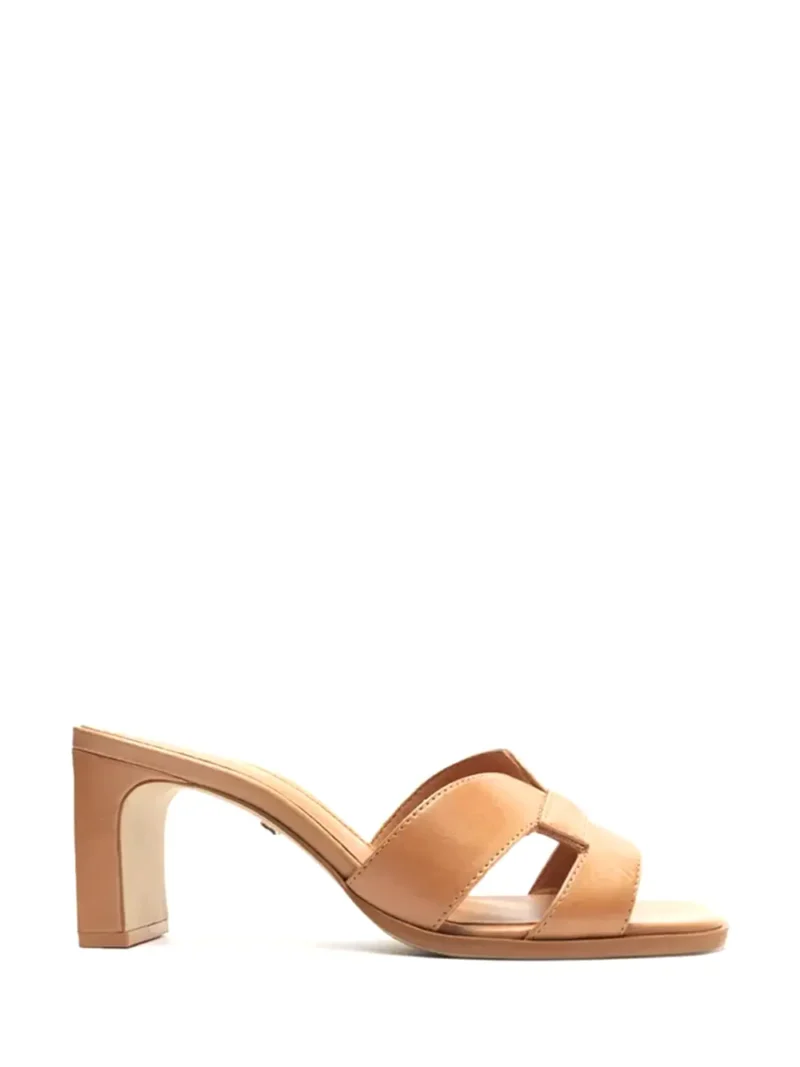 Sandália Arezzo em Pele Castanha e Salto em Bloco