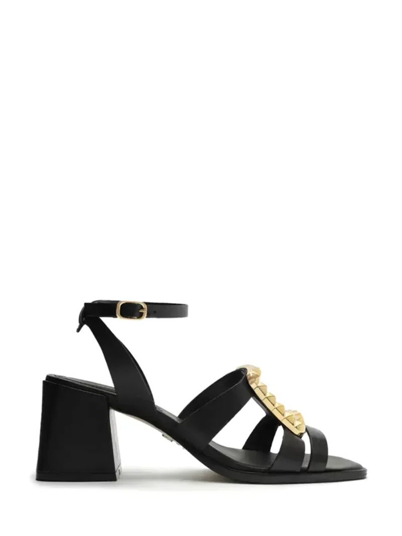 Sandália Arezzo Preta em Pele e Pormenor em Dourado