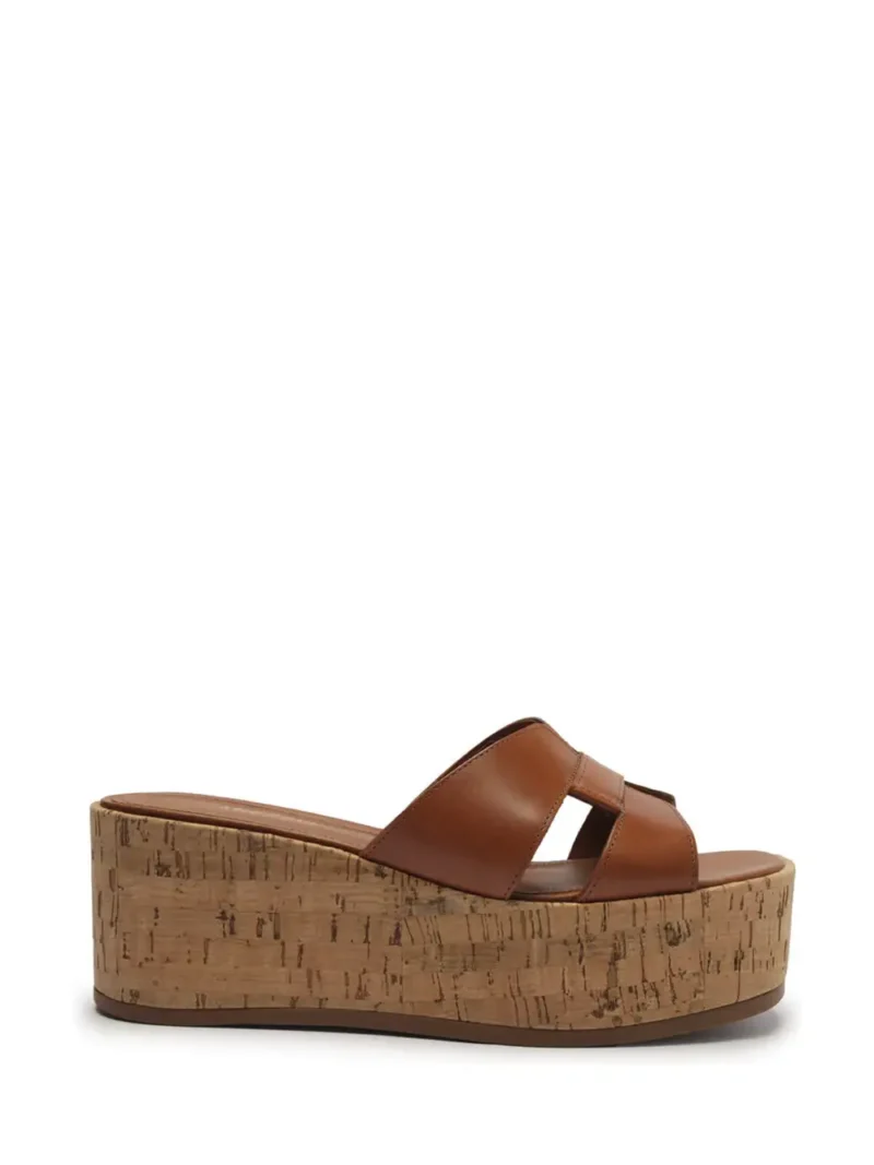 Sandália Plataforma Arezzo com Tira em Pele Castanha