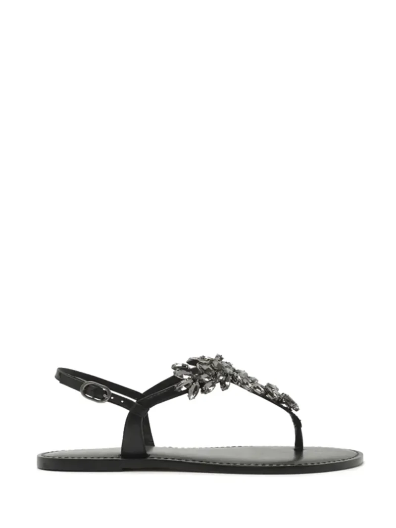 Sandália Arezzo Preta em Pele e Pormenor de Pedraria