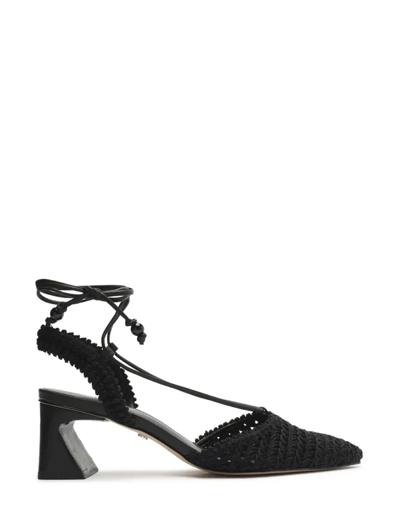 Mule Arezzo Preta em Pele e Biqueira em Crochet