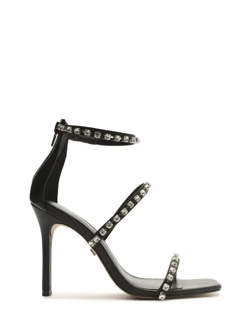 Sandália Arezzo Preta em Pele e Pormenor em Prata