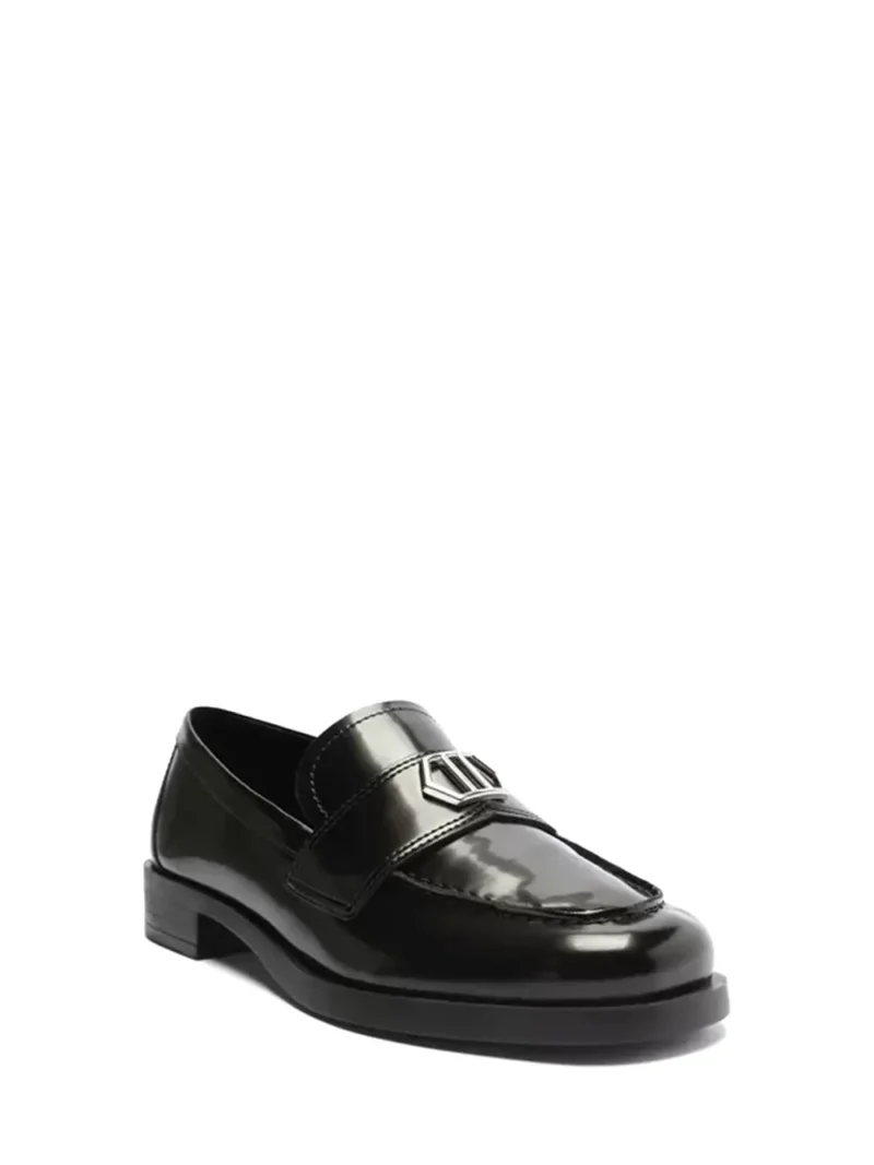 Alternative view of Loafer Arezzo Preto em Pele e Pormenor Prata