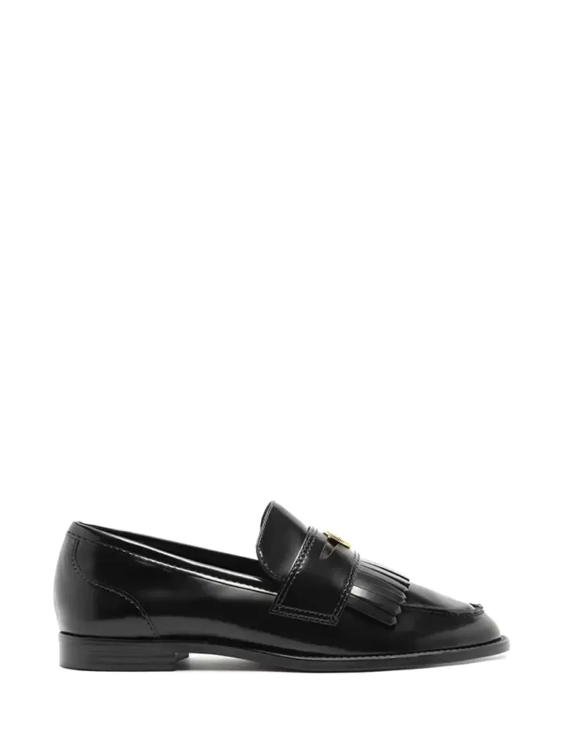 Loafer Arezzo Preto em Pele e Pormenor em Dourado