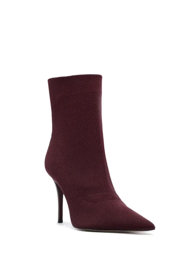 Bota Arezzo em Tecido Bordeaux e Salto Fino Alto