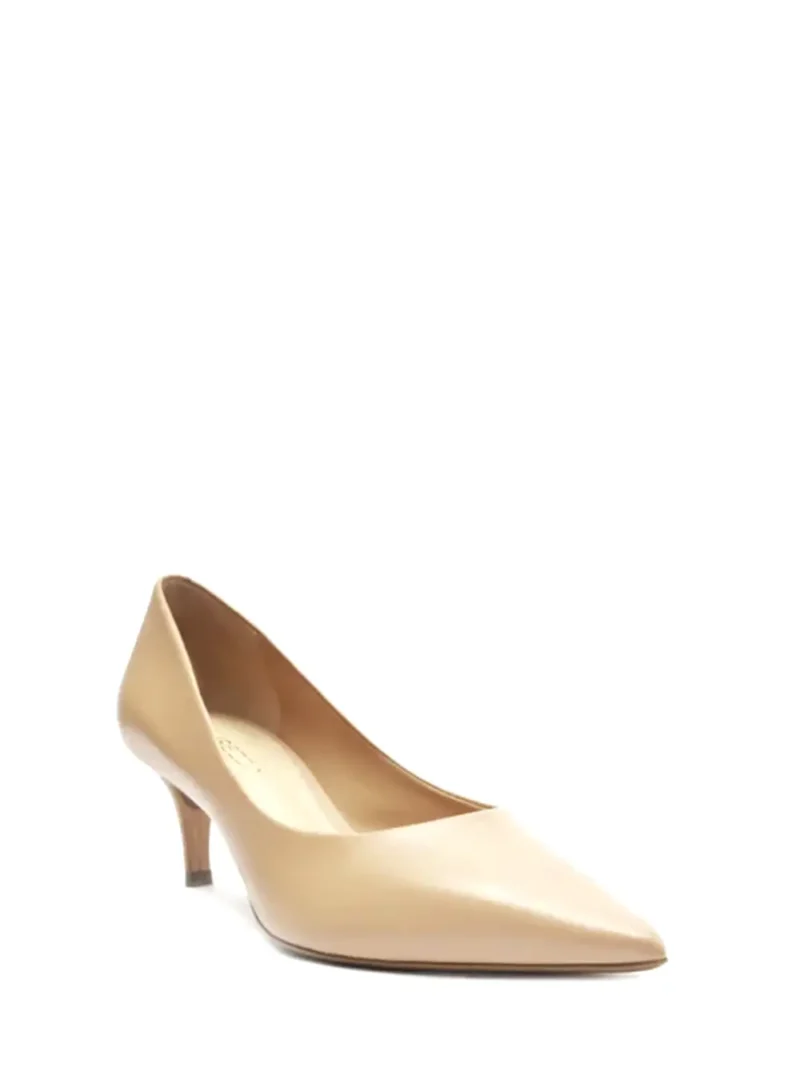 Scarpin Arezzo em Pele Beige e Biqueira Fina