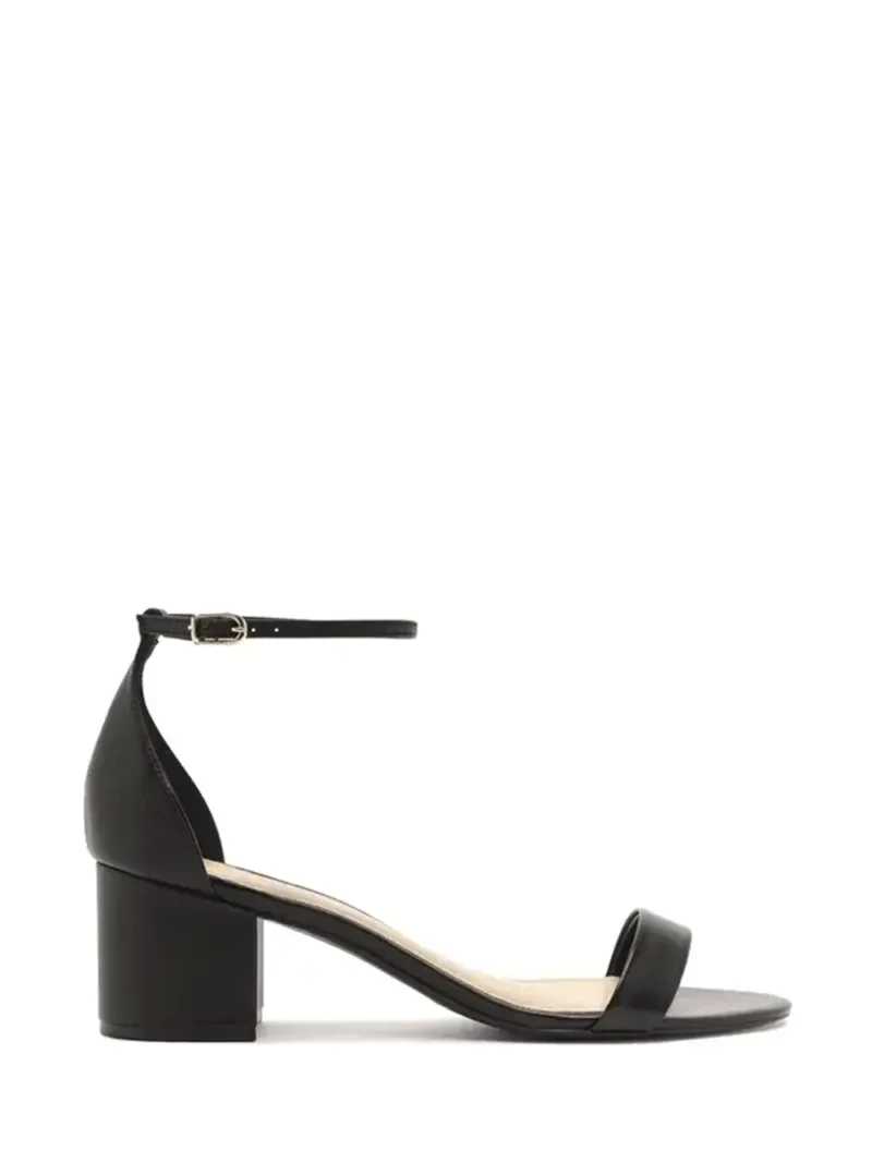 Sandália Arezzo Preta em Pele e Tira no Tornozelo