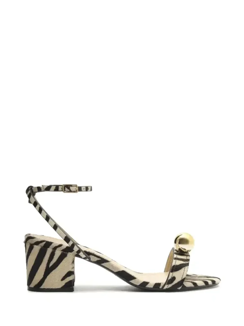 Sandália Arezzo em Animal Print e Pormenor na Tira