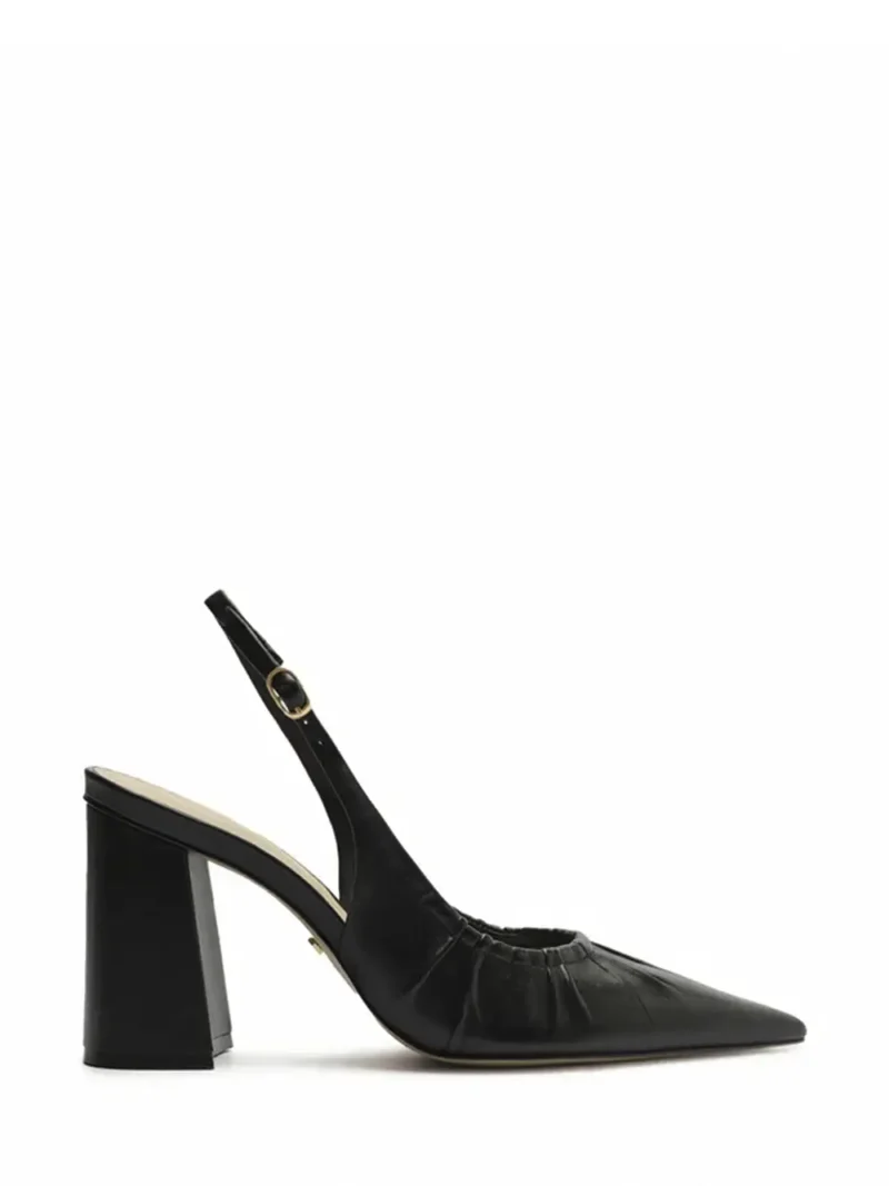 Scarpin Arezzo Preto em Pele