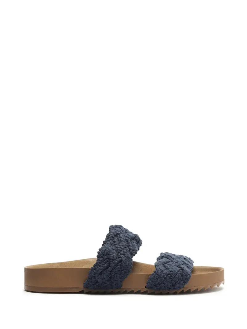 Sandália Arezzo em Pele e Tiras de Crochet Azul