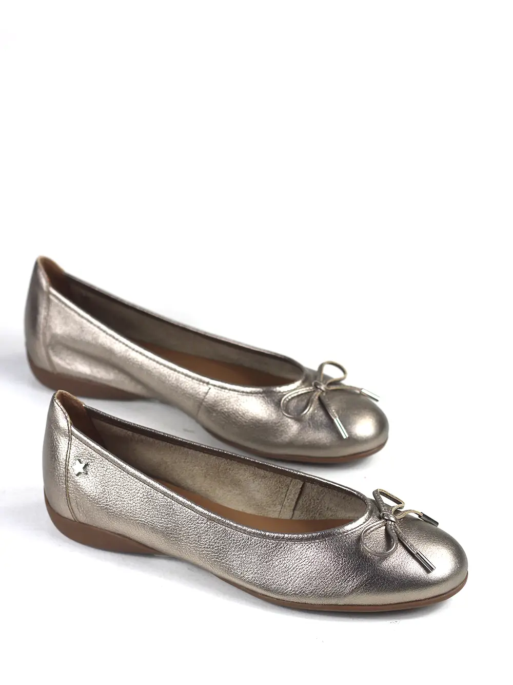 Sabrina em Pele Prata e Laço - Image 4