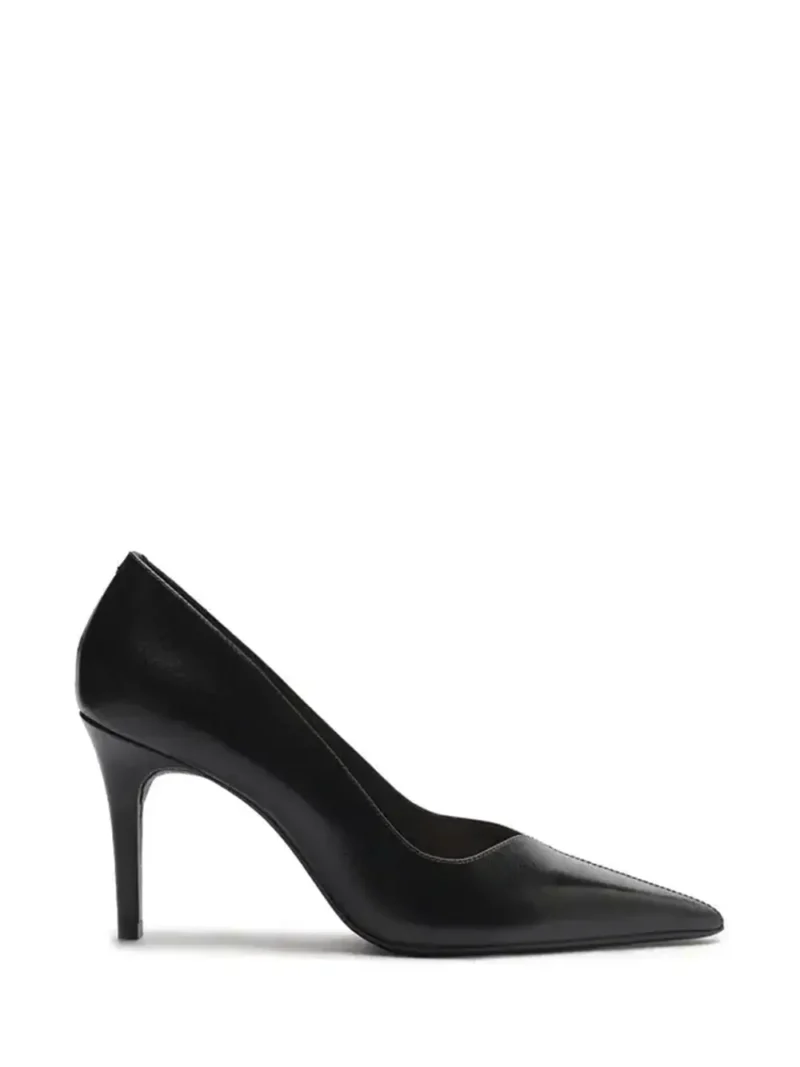 Scarpin Arezzo Preto em Pele