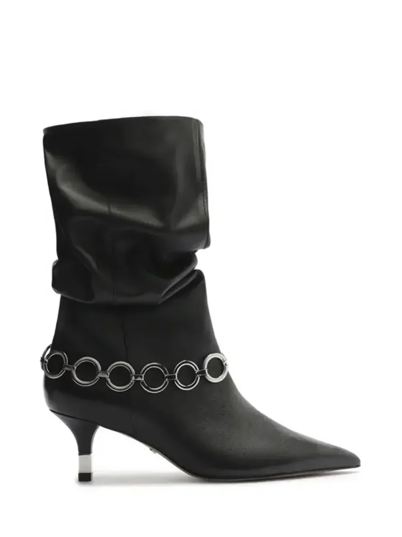 Bota Arezzo Preta em Pele e Corrente