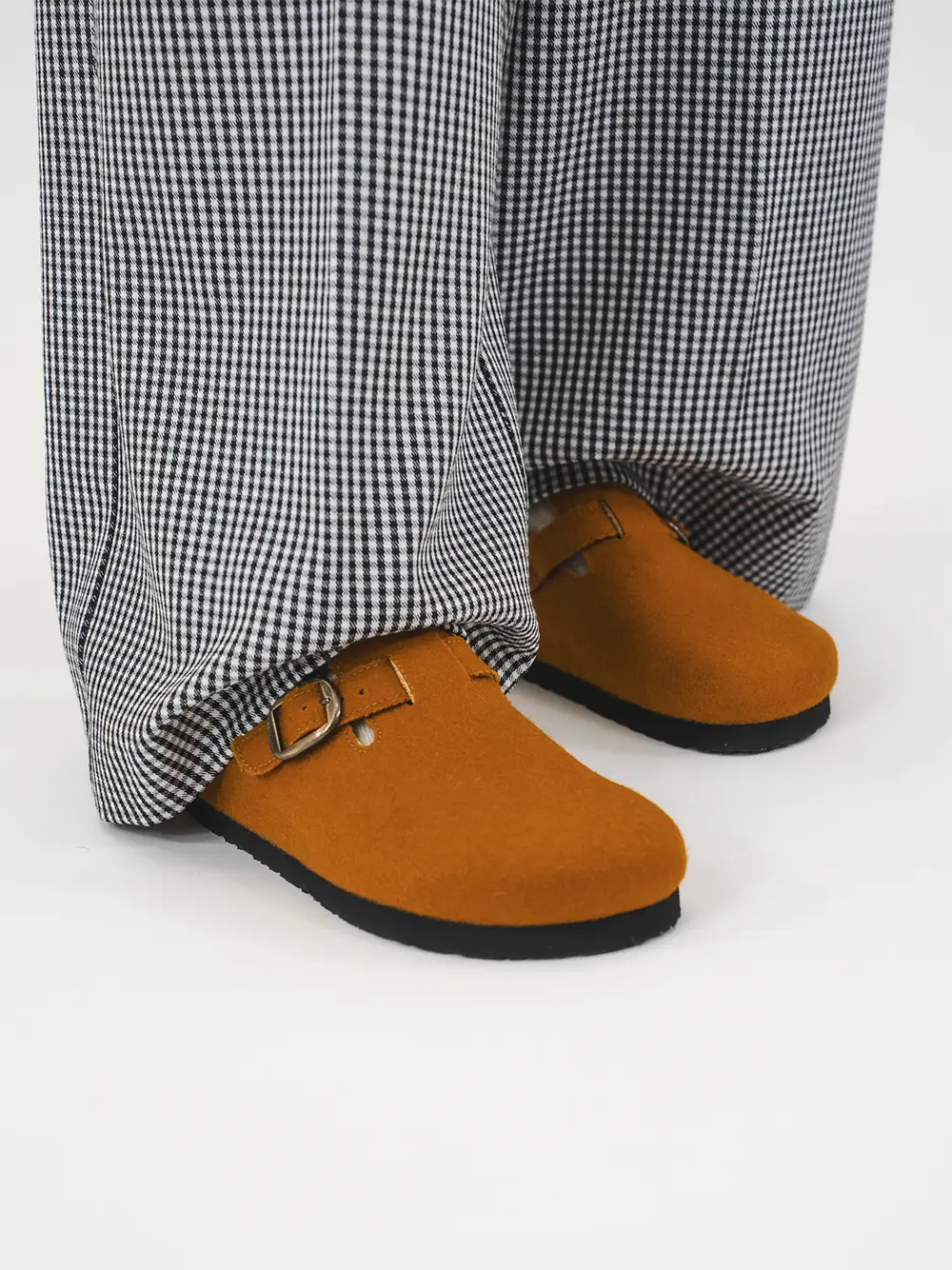 Maria-Closed Sandal in Orange Burel - Image 2