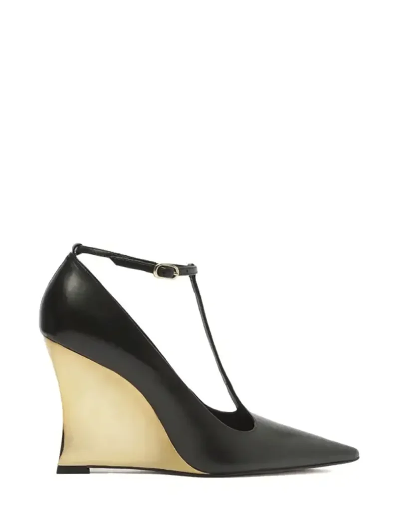 Scarpin Preto em Pele e Salto Anabela Dourado