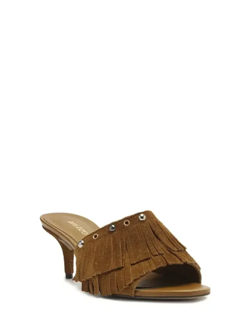 Alternative view of Mule em Camurça Castanha e Franjas