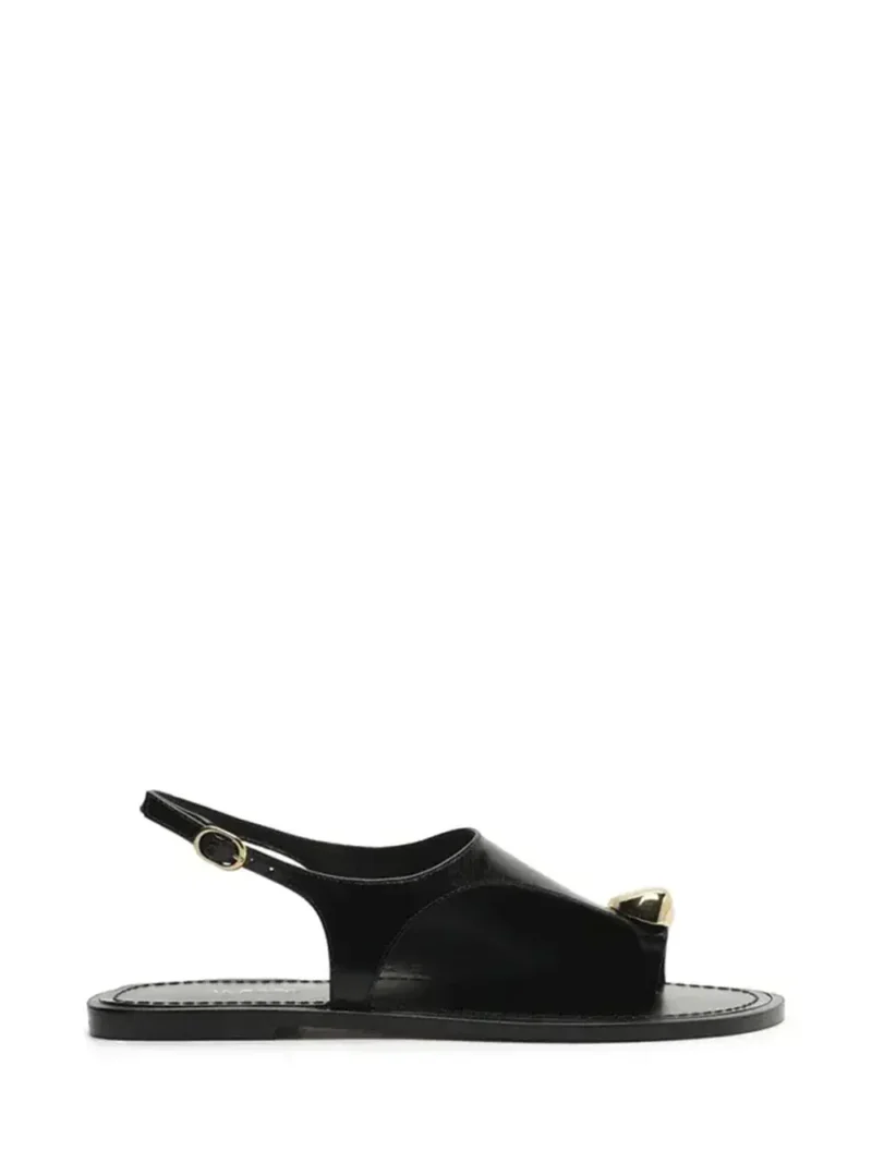 Sandália Preta em Pele com Metal