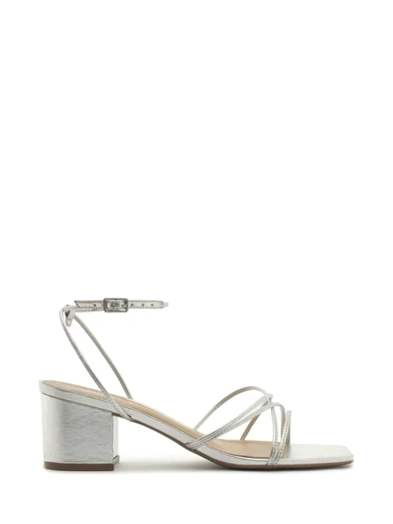 Sandália em Pele Prata e Tiras Finas