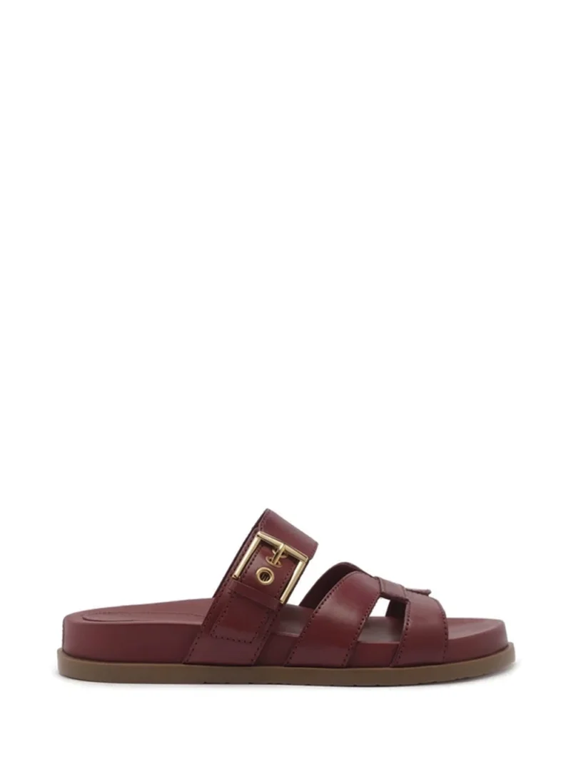 Sandália em Pele Vermelha e Tira Vazada