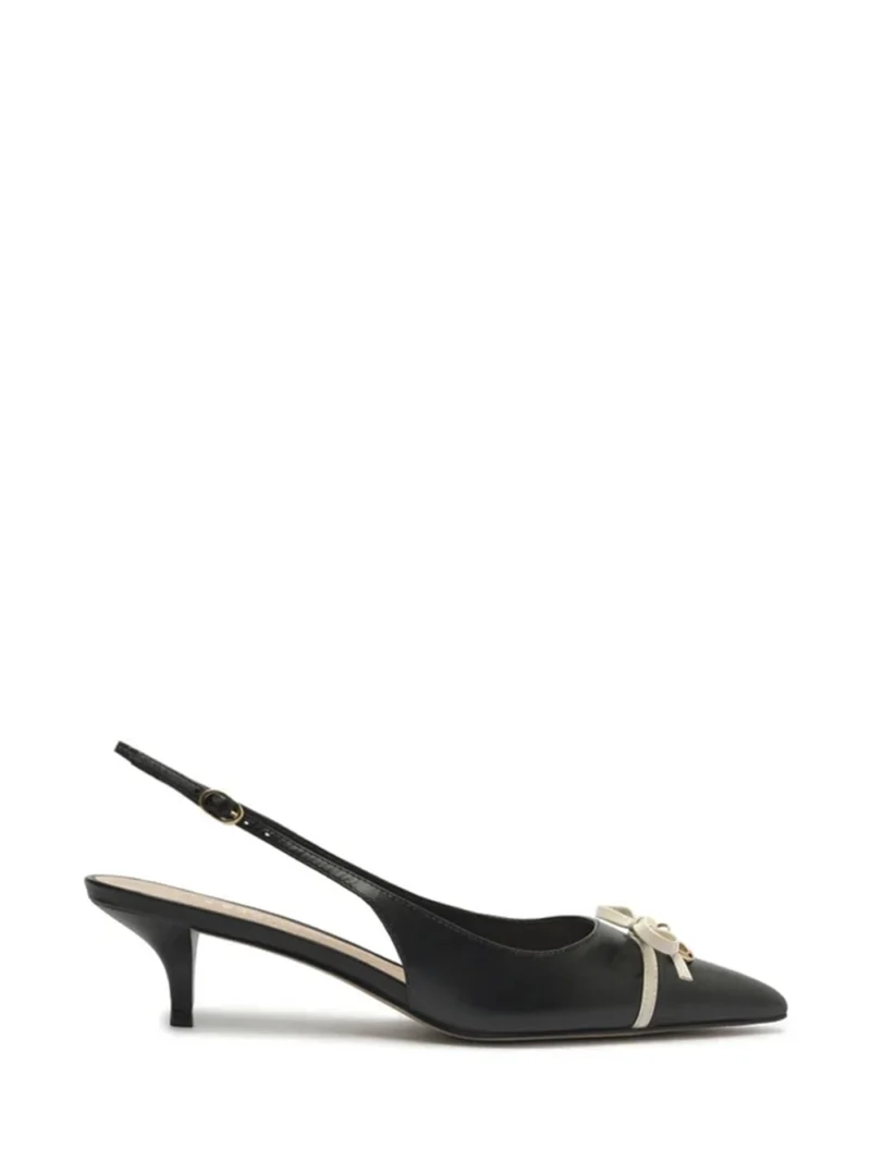 Scarpin Preto em Pele Salto Baixo Slingback
