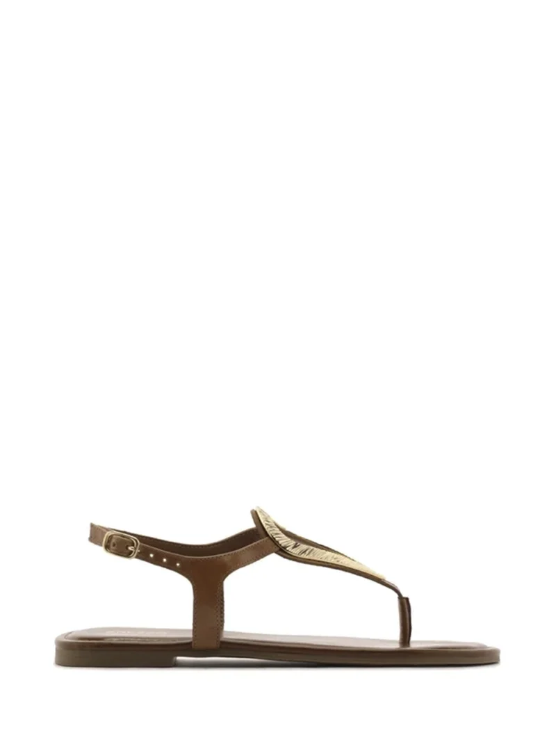 Sandália em Pele Castanha e Metal com Textura