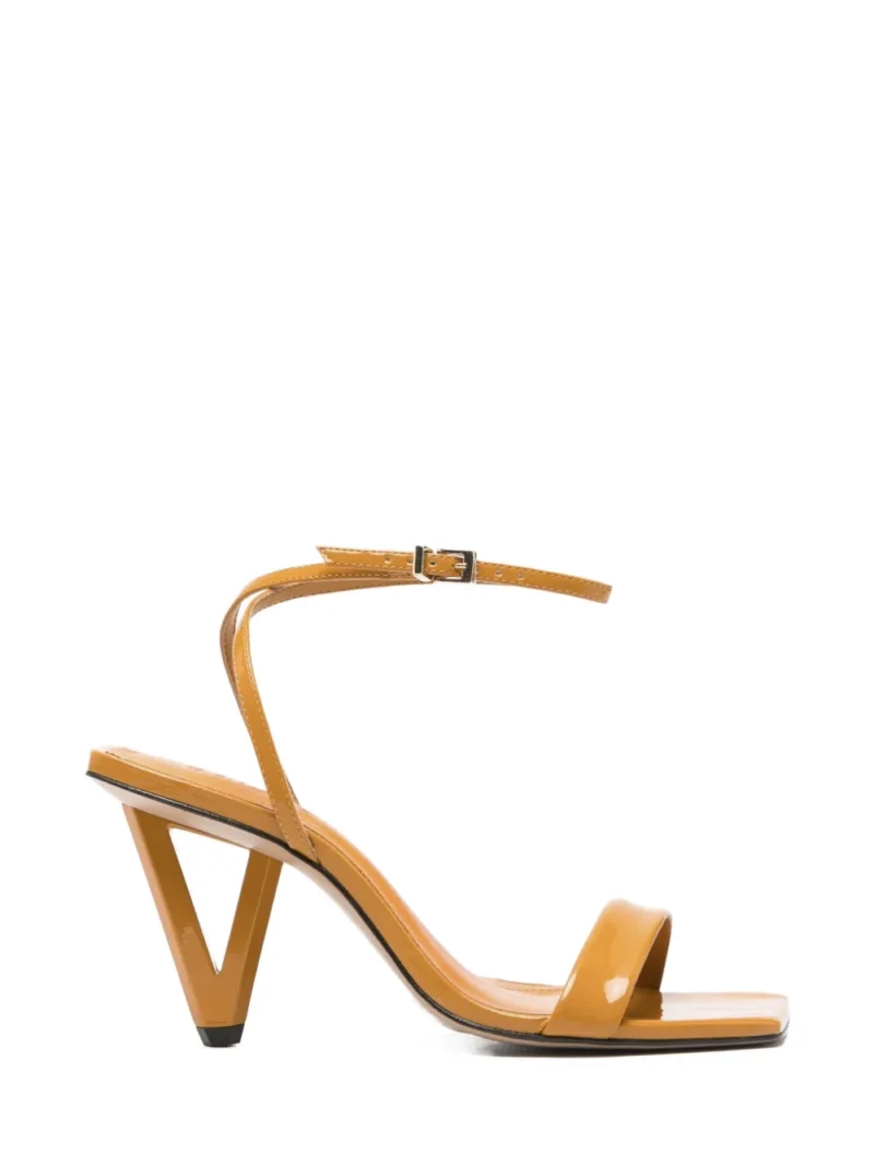 Sandália em Pele Laranja e Salto Triângulo